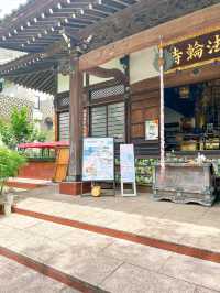 花手水と切り絵御朱印が有名な寺院