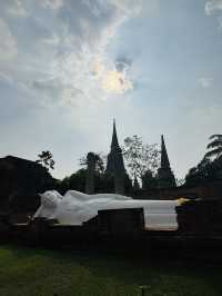 วัดใหญ่ชัยมงคล สถานที่ศักดิ์สิทธิ์ที่ต้องมา