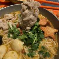 大碗足料酸辣小鍋米線🍜