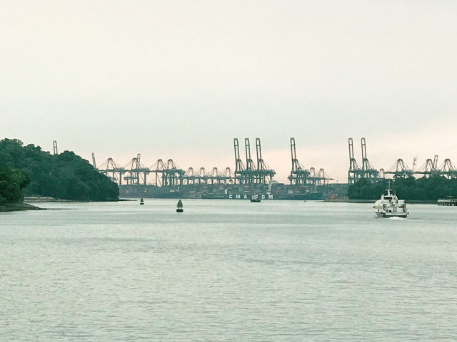 Strolling from HarbourFront to Sentosa