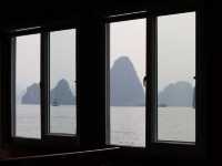 Sail into Serenity: Cruising Through Halong Bay