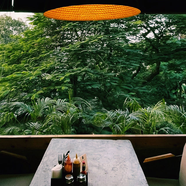 モダンでおしゃれなカフェ☕✨