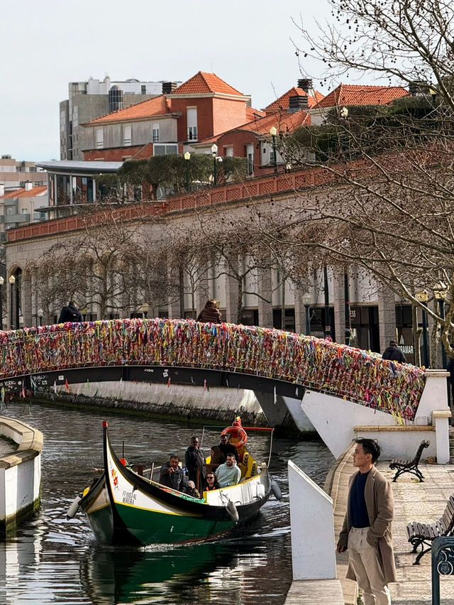 Is Aveiro worth a stop in between Porto and Lisbon?