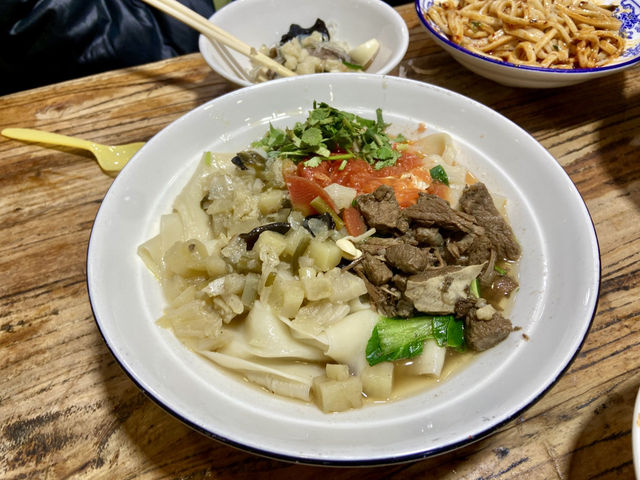 🏮西安回民街的地道小吃 🍜一分利麵館👍🏻