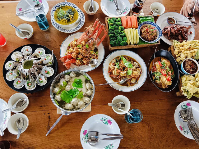 เรือนจรุง—ร้านลับอยุธยา ที่ต้องจองข้ามปี