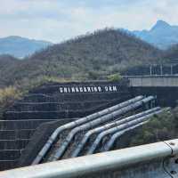 พักผ่อนในวันดีดี ที่ริมเขื่อนศรีนครินทร์