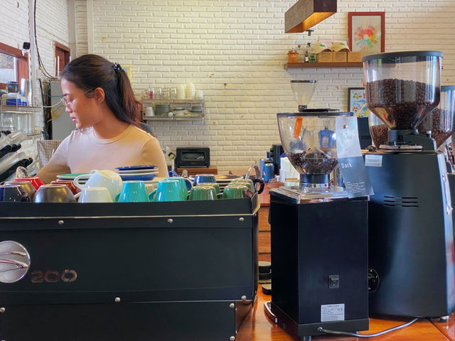 LIFE Roaster - คาเฟ่เอาใจคอกาแฟ