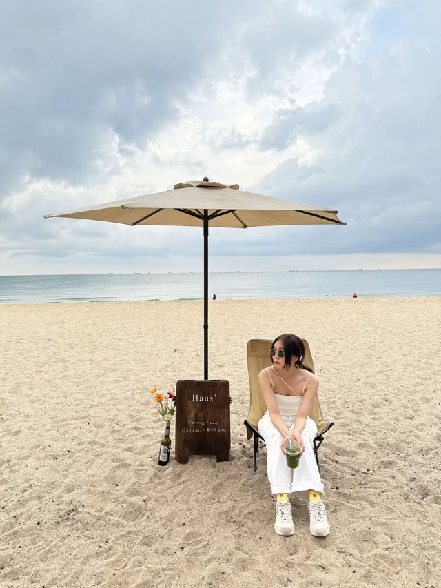 Haus Coffee and Space คาเฟ่ริมหาดแสงจันทร์ จ.ระยอง