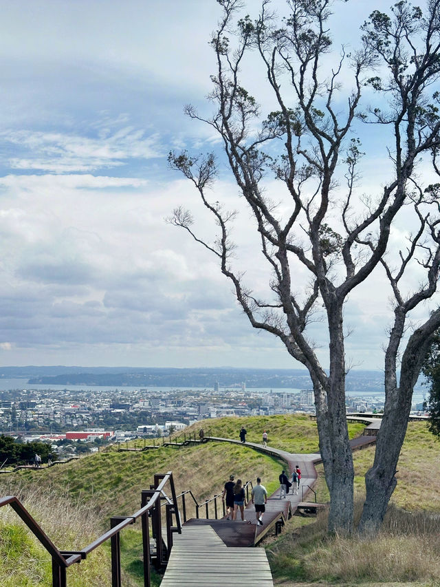 🇳🇿Mt. Eden: where the Volcano Sleeps🌋