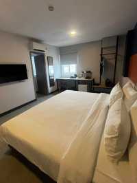 PLAAI Plus Hotel, Bowin
