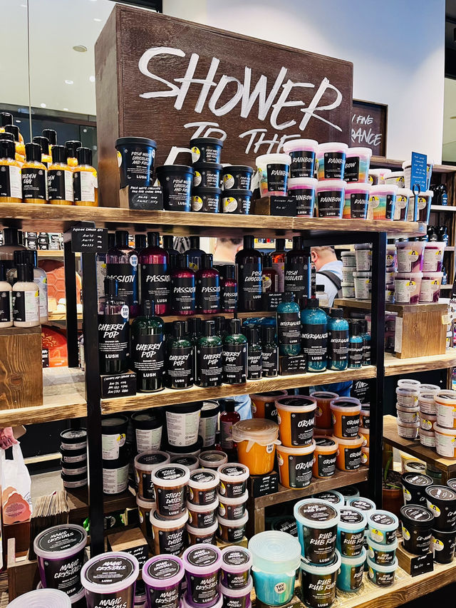 “Lush Living: Where Beauty Meets Sustainability”