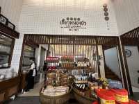 เกี๊ยวหนองบัว วังหลัง — อร่อยหลักสิบ วิวหลักล้าน!