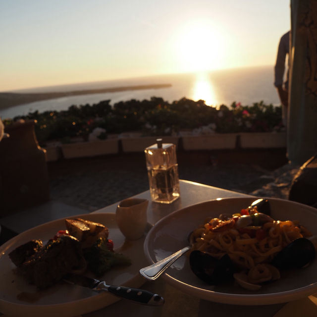 世界一美しい夕日が見れるサントリーニ島🇬🇷