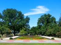 【ラトビア】市民の憩いの場⛲Bastejkalna Park