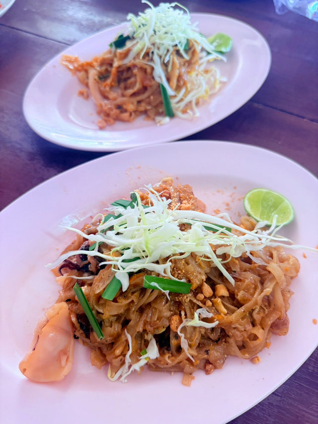 ผัดไทยท่ายาง ความอร่อยแห่งเพชรบุรี