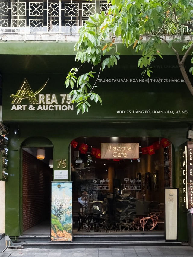 J’ADORE Cafe & Art Exhibition
