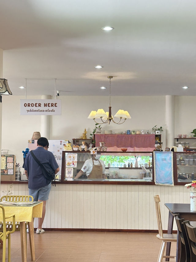 🍦ร้านไอติมโฮดเมดแบบพรี่เมี่ยม “ไม้ไอติม” ศรีราชา