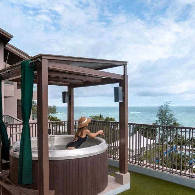 Hyatt Regency Phuket โรงแรมหรูที่ตั้งอยู่บนเนินเขา