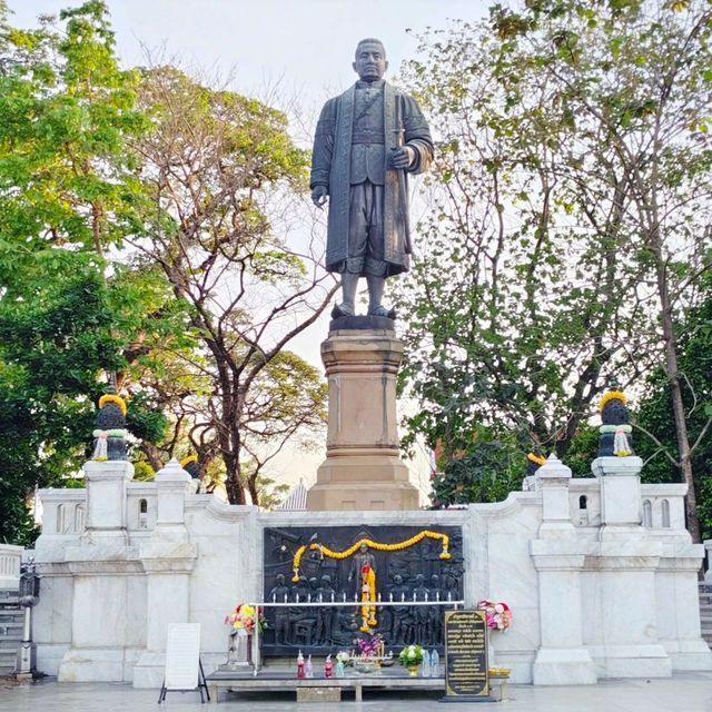วัดเฉลิมพระเกียรติวรวิหาร