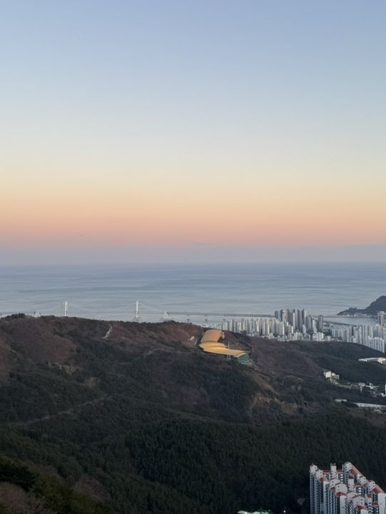 황령산은 부산의 전경을 다 볼 수 있어요