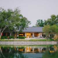 Something Journey : คาเฟ่และร้านอาหารริมทะเลสาบ