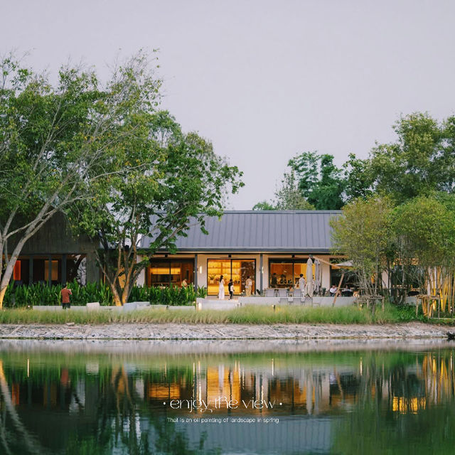 Something Journey : คาเฟ่และร้านอาหารริมทะเลสาบ