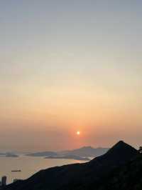 俯瞰浮城繁華——香港太平山頂靚景打卡