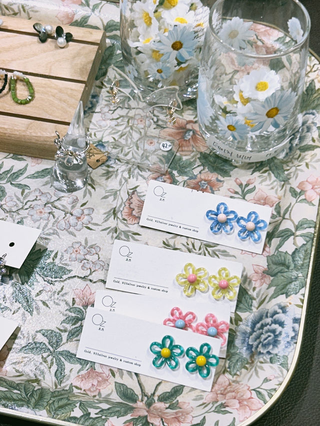 🌼데이지가 가득 피어난 꽃 카페, 스페이스 작