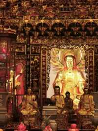 🌸 Tranquility in the Heart of Taipei – Longshan Temple Magic