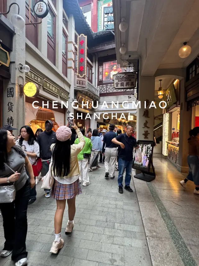 The charm of the old town in the heart of a Chinese metropolis