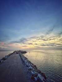Where the Sea Meets the Sky: Sunset Serenity at Pantai Malindo