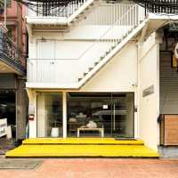 Yello Rooms Hotel ที่พักวิวรถไฟฟ้าสุดปัง