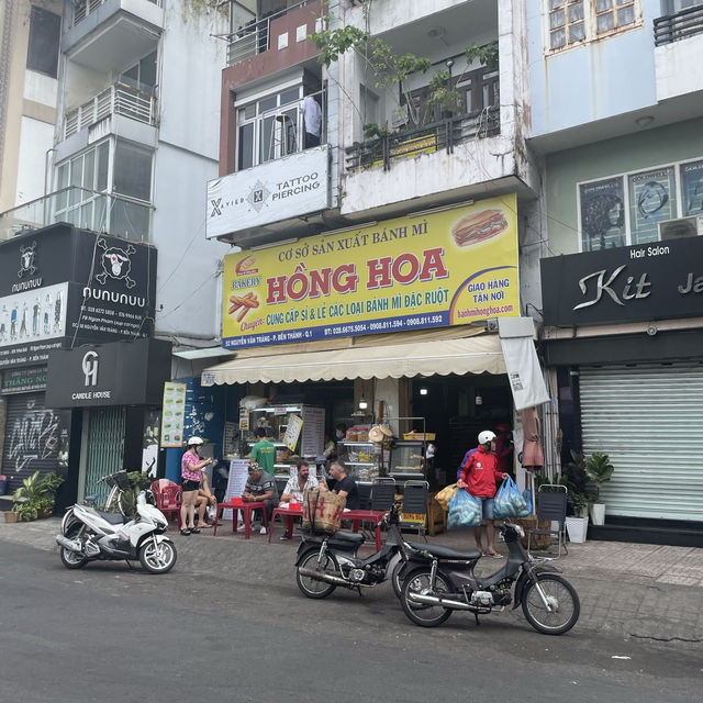 せっかくホーチミン来たならHONG HOAのバインミー食べてみて！