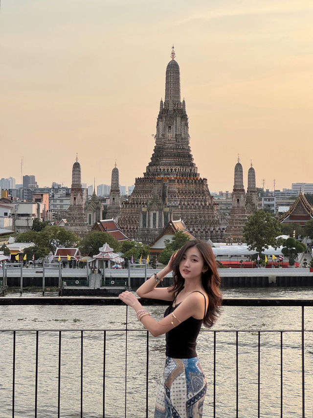 🌇 왓 아룬 뷰 한가득, 더 데크에서 즐기는 황홀한 칵테일 🍹