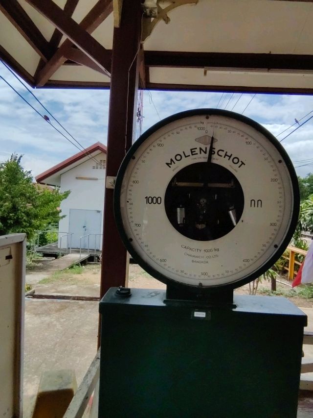 สถานีรถไฟวังกรด  ประตูสู่ย่านเก่าแห่งกาลเวลา