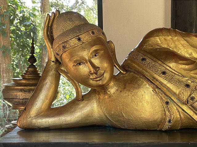 A glimpse into the darker side of Thai art 🖼️😎🥰💐