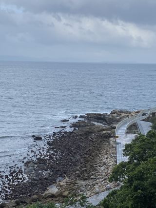 Watching the sea and the Dameisha seaside boardwalk here, it turns out to be beautiful 🤩🤩