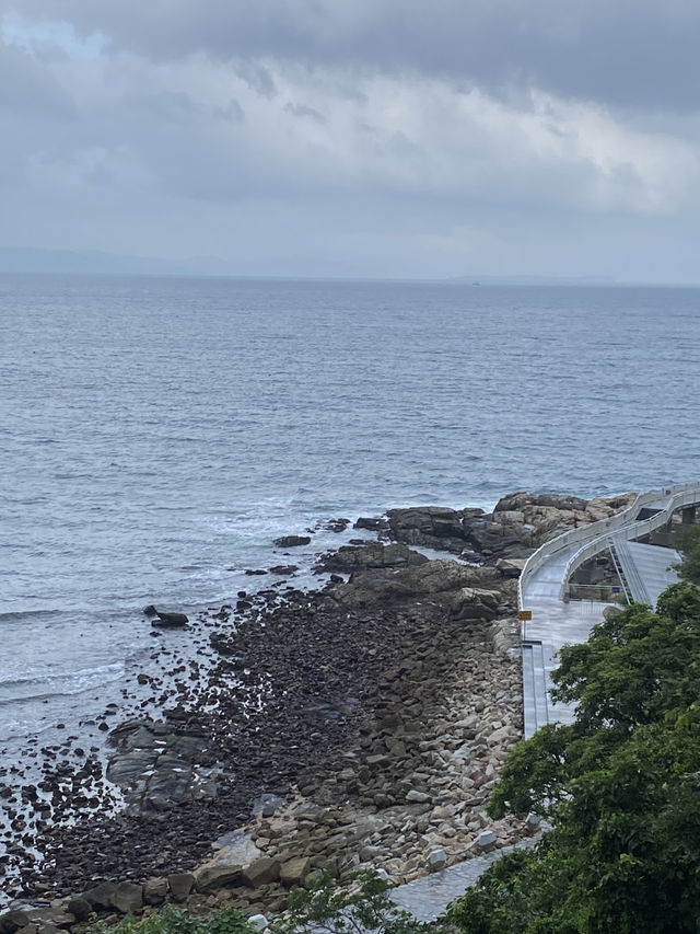 在這兒看海，看大梅沙海濱棧道，原來也很美🤩🤩