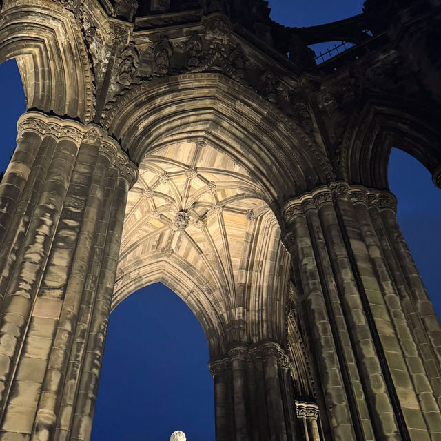Edinburgh Castle: Stepping into a Living History Book! 🏰🏴󠁧󠁢󠁳󠁣󠁴󠁿