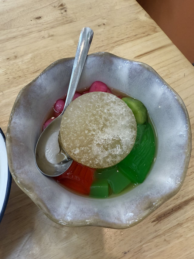 ร้านขนมหวานน้ำกะทิโบราณ ย่านเมืองใหม่ชลบุรี
