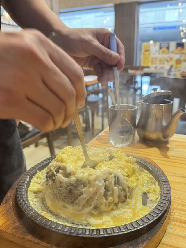 歐巴主理即炒熔岩蛋醬炒飯