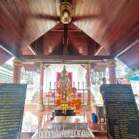 สักการะศาลหลักเมืองนนทบุรี
