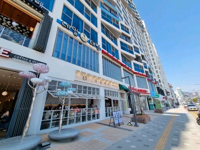 広安大橋が彩る絶景！広安里ビーチの魅力