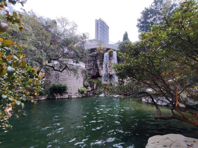 สวนสาธารณะเก่าแก่กลางเกาะฮ่องกง