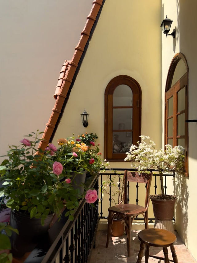 A móre Coffee & Bakery