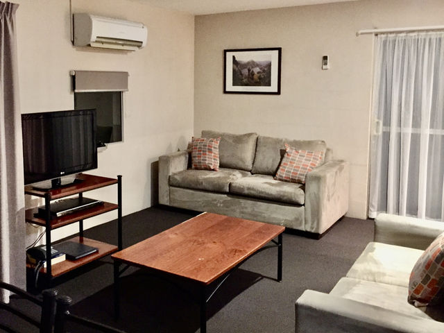 Bay View Villas – Hobart’s hillside gem you didn’t know you needed