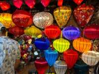 🌸 Wandering Through Hoi An Old Town – Day to Night Magic