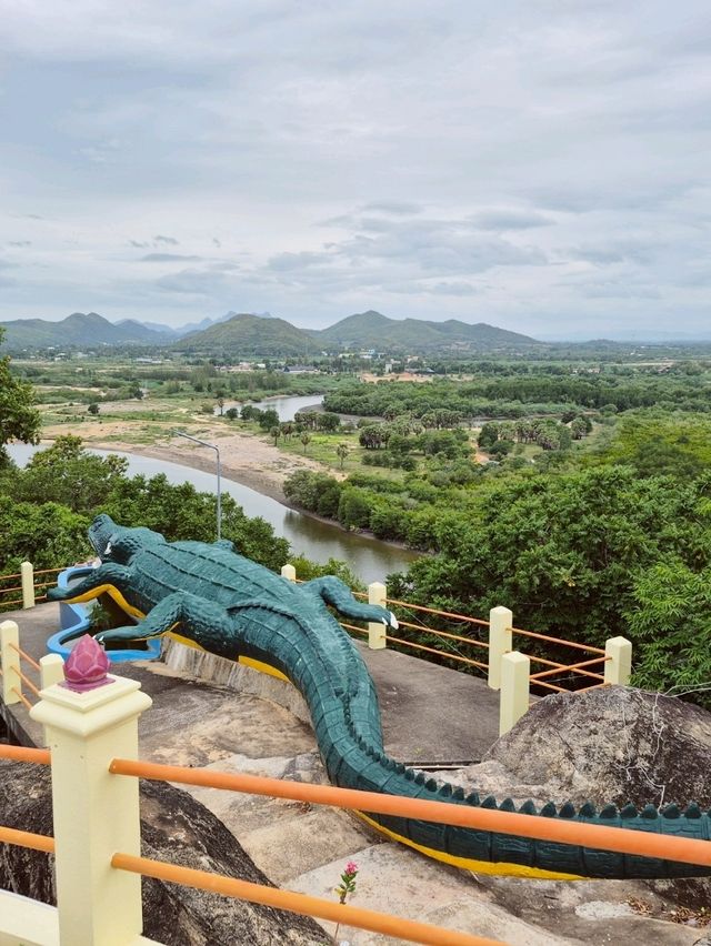 ศาลเจ้าแม่ทับทิมทอง The Shrine of Mae Tubtim Thong