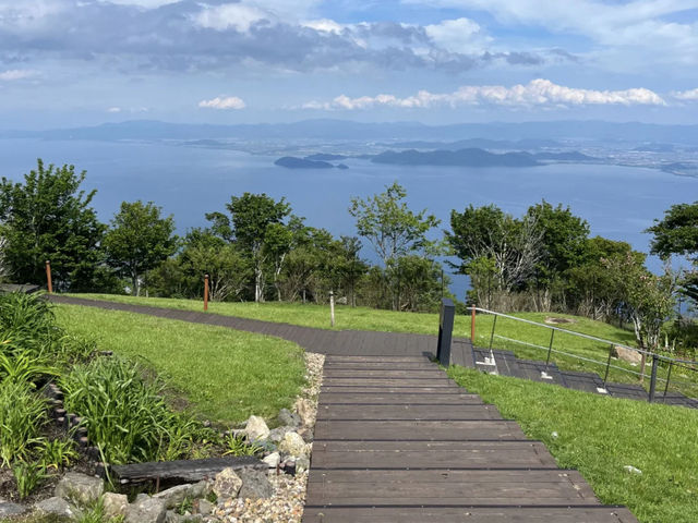 Biwako Valley: A Relaxing Day Trip from Kyoto! ⛰️🌳