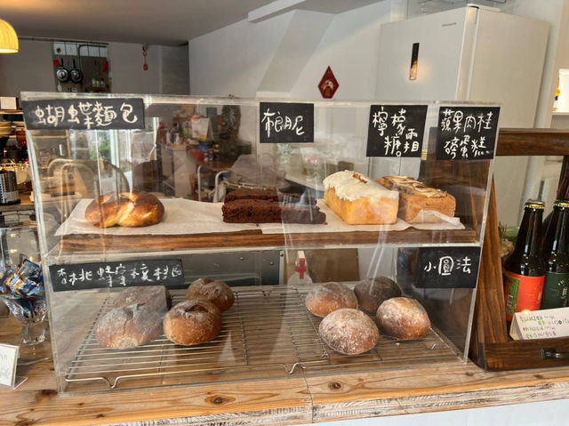 在尖石鄉Tsui Cafe凝望著飄渺山嵐及享受靜謐的午後